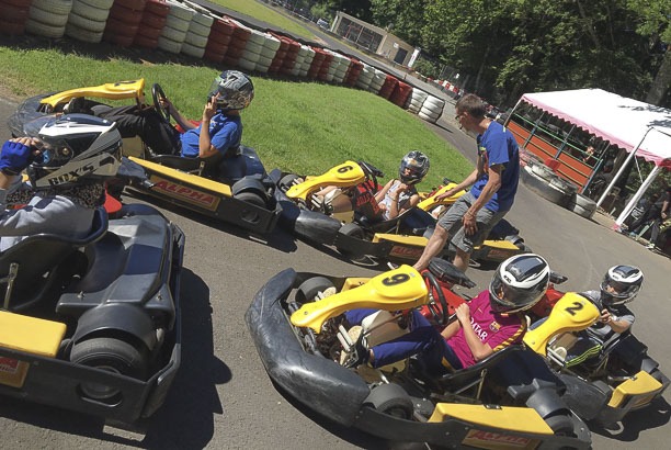 Vacances pour tous - colonies de vacances  - Murat-le-Quaire - 100 % karting