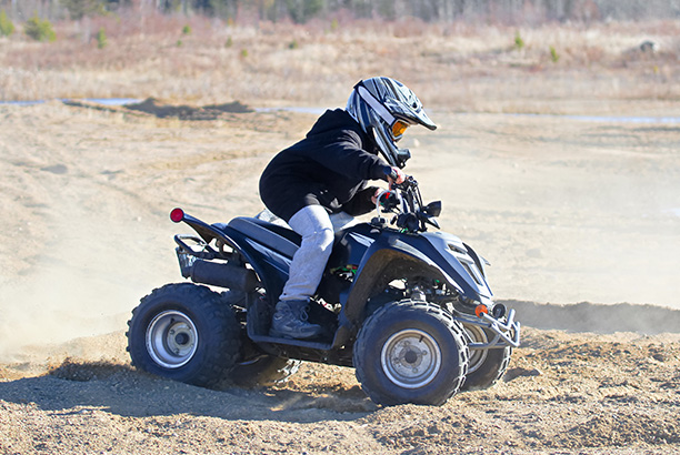 Vacances pour tous - colonies de vacances  - Toulouse/Mondonville - Riders en herbe : l'aventure tout-terrain !