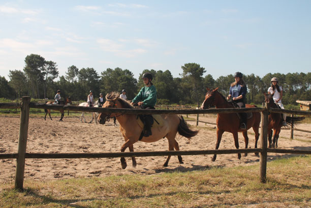 Vacances pour tous - colonies de vacances  - Biscarrosse - Stage équitation et océan