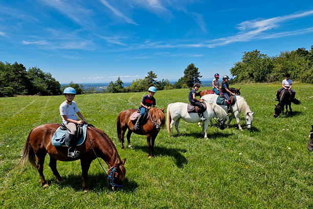 Vacances-passion - Centre équestre Cheval Bugey - Ceyzériat - Ain