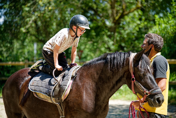 Vacances pour tous - colonies de vacances  - Villefranche-de-Rouergue - Les cavaliers du domaine