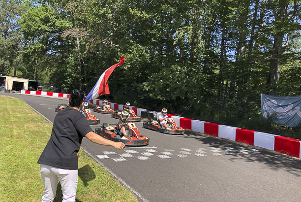 Vacances pour tous - colonies de vacances  - Murat-le-Quaire - 100 % karting