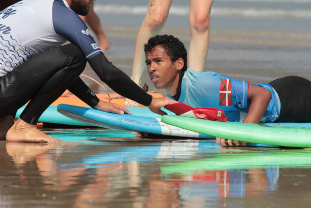 Vacances pour tous - colonies de vacances  - Saint-Jean-de-Luz - Stage Odyssée surf