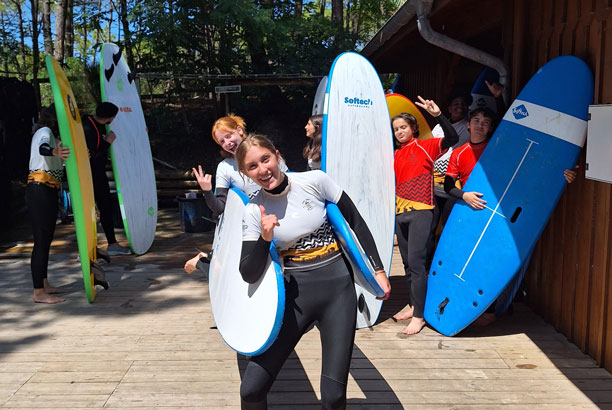 Vacances pour tous - colonies de vacances  - Taussat - Surf sur le bassin